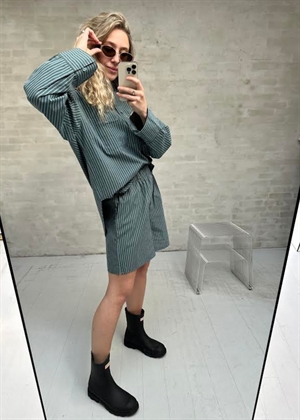 Rianne shorts Salvie Stripe Boii Studios 